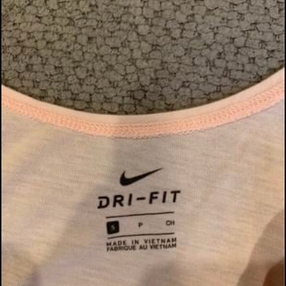 NWT Nike Yoga Top - Picture 3 of 3